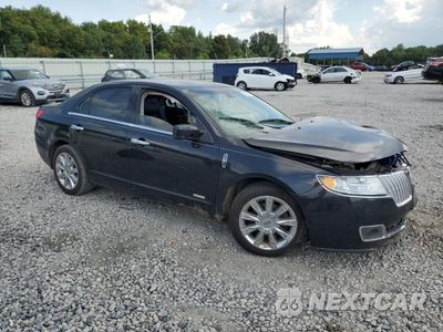 Czwarte zdjęcie samochodu z boku: 2011 LINCOLN MKZ HYBRID VIN:3LNDL2L3LBR775674 - miniatura