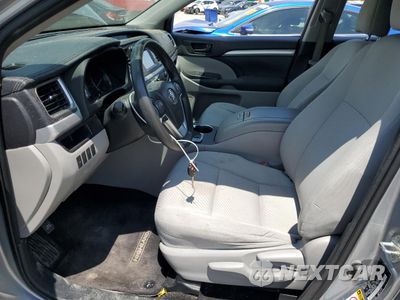 Zdjęcie 7 z 12 samochodu: 2015 TOYOTA HIGHLANDER LE VIN:5TDBKRFHXFS099355 - miniatura