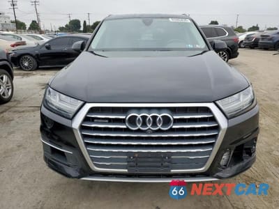 Piąte zdjęcie samochodu w środku: 2017 AUDI Q7 PREMIUM PLUS VIN:WA1LAAF78HD033413 - miniatura