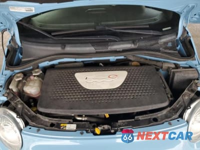 Zdjęcie 11 z 12 samochodu: 2015 FIAT 500 ELECTRIC VIN:3C3CFFGE6FT503192 - miniatura