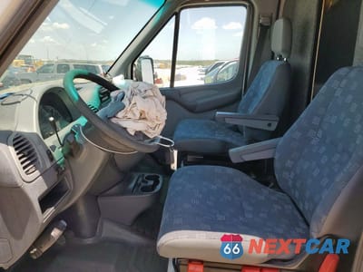 Zdjęcie 7 z 14 samochodu: 2006 DODGE SPRINTER 2500 VIN:WD0PD744665967398 - miniatura
