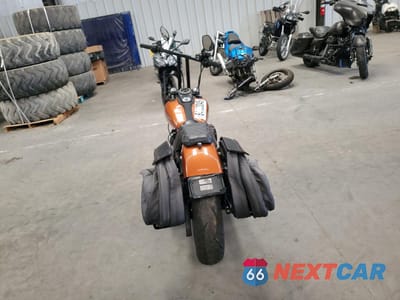 Czwarte zdjęcie samochodu z boku: 2015 HARLEY-DAVIDSON FXDB DYNA STREET BOB VIN:1HD1GXM1XFC313476 - miniatura