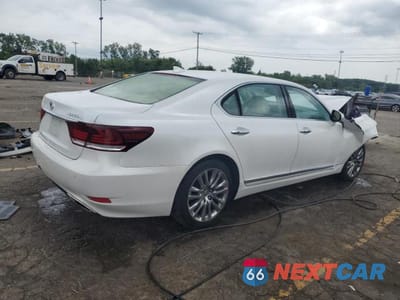 Trzecie zdjęcie samochodu z tyłu: 2016 LEXUS LS 460L VIN:JTHGL5EF3G5057210 - miniatura