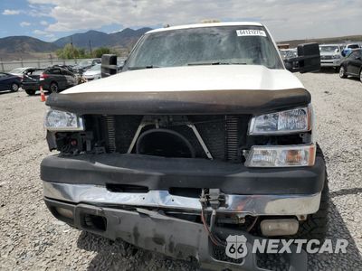 Piąte zdjęcie samochodu w środku: 2005 CHEVROLET SILVERADO K2500 HEAVY DUTY VIN:1GCHK23245F931708 - miniatura