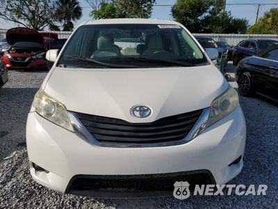 Piąte zdjęcie samochodu w środku: 2013 TOYOTA SIENNA LE VIN:5TDKK3DC3DS312597 - miniatura