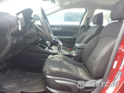 Zdjęcie 7 z 12 samochodu: 2019 KIA FORTE FE VIN:3KPF24AD2KE023657 - miniatura