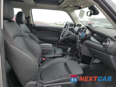Zdjęcie 10 z 13 samochodu: 2024 MINI COOPER S VIN:WMW53DH02R2V07389 - miniatura