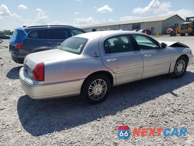 Trzecie zdjęcie samochodu z tyłu: 2007 LINCOLN TOWN CAR SIGNATURE LIMITED VIN:1LNHM82V67Y626240 - miniatura