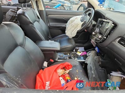 Zdjęcie 7 z 13 samochodu: 2020 MITSUBISHI OUTLANDER SE VIN:JA4AD3A30LZ032721 - miniatura