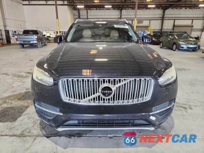 Piąte zdjęcie samochodu w środku: 2016 VOLVO XC90 T6 VIN:YV4A22PL5G1024158 - miniatura