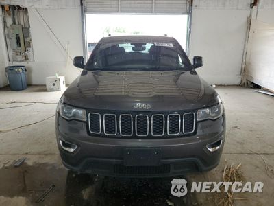 Piąte zdjęcie samochodu w środku: 2017 JEEP GRAND CHEROKEE LAREDO VIN:1C4RJFAG9HC845118 - miniatura