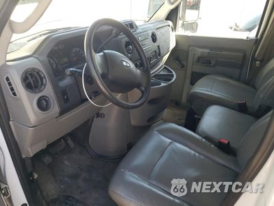 Zdjęcie 8 z 13 samochodu: 2009 FORD ECONOLINE E450 SUPER DUTY CUTAWAY VAN VIN:1FDXE45SX9DA08206 - miniatura