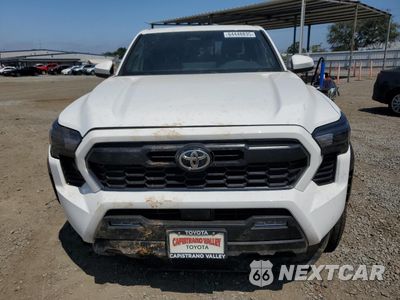 Piąte zdjęcie samochodu w środku: 2024 TOYOTA TACOMA DOUBLE CAB VIN:3TYLC5LN1RT011824 - miniatura