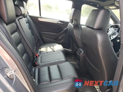 Zdjęcie 10 z 14 samochodu: 2013 VOLKSWAGEN GTI VIN:WVWGD7AJ4DW088136 - miniatura