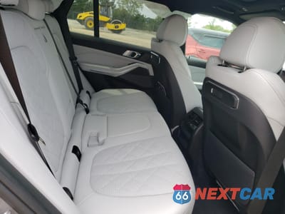 Zdjęcie 10 z 14 samochodu: 2025 BMW X5 XDRIVE40I VIN:5UX23EU09S9Z67906 - miniatura