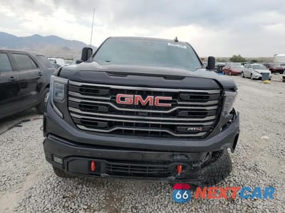 Piąte zdjęcie samochodu w środku: 2025 GMC SIERRA K1500 AT4 VIN:3GTUUEE85SG251029 - miniatura