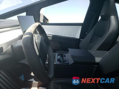 Zdjęcie 7 z 12 samochodu: 2024 TESLA CYBERTRUCK VIN:7G2CEHED9RA008292 - miniatura