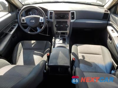 Zdjęcie 8 z 13 samochodu: 2008 JEEP GRAND CHEROKEE LAREDO VIN:1J8GR48K18C137517 - miniatura