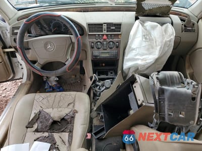 Zdjęcie 8 z 12 samochodu: 2000 MERCEDES-BENZ C 230 VIN:WDBHA24G7YA847217 - miniatura