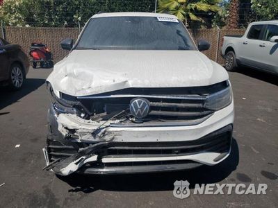 Piąte zdjęcie samochodu w środku: 2024 VOLKSWAGEN TIGUAN SE R-LINE BLACK VIN:3VVCB7AXXRM221466 - miniatura