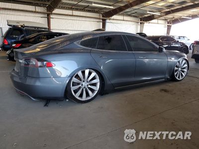 Trzecie zdjęcie samochodu z tyłu: 2013 TESLA MODEL S VIN:5YJSA1CG3DFP03930 - miniatura