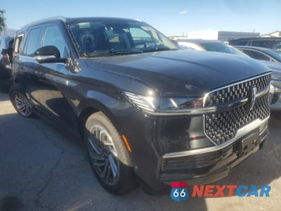 Czwarte zdjęcie samochodu z boku: 2025 LINCOLN NAVIGATOR RESERVE VIN:5LMJJ2LG2SEL04130 - miniatura