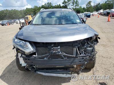 Piąte zdjęcie samochodu w środku: 2019 NISSAN ROGUE S VIN:5N1AT2MV2KC831901 - miniatura