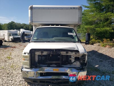 Piąte zdjęcie samochodu w środku: 2009 FORD ECONOLINE E450 SUPER DUTY CUTAWAY VAN VIN:1FDXE45SX9DA08206 - miniatura