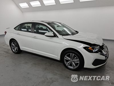Czwarte zdjęcie samochodu z boku: 2024 VOLKSWAGEN JETTA SE VIN:3VW7M7BU9RM032660 - miniatura