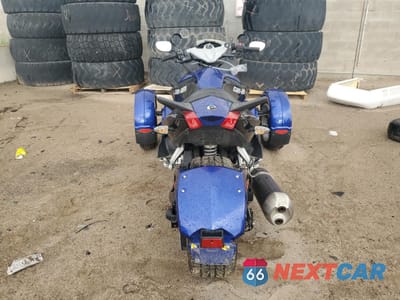 Czwarte zdjęcie samochodu z boku: 2010 CAN-AM SPYDER ROADSTER RS-S VIN:2BXJAMC17AV000136 - miniatura