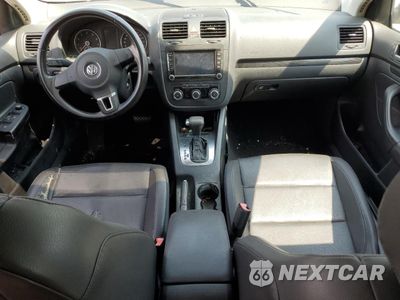 Zdjęcie 8 z 14 samochodu: 2010 VOLKSWAGEN JETTA SE VIN:3VWRZ7AJ4AM059660 - miniatura