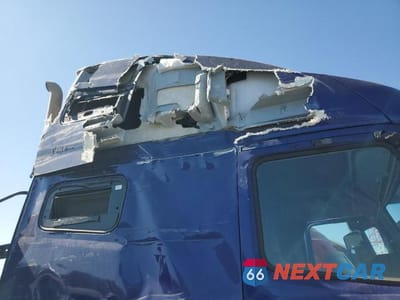 Zdjęcie 9 z 10 samochodu: 2020 VOLVO VNL VIN:4V4NC9EH3LN237822 - miniatura