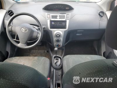 Zdjęcie 8 z 13 samochodu: 2007 TOYOTA YARIS VIN:JTDJT923X75096322 - miniatura
