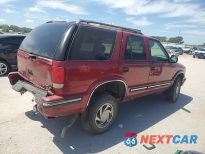 Trzecie zdjęcie samochodu z tyłu: 1998 CHEVROLET BLAZER VIN:1GNDT13W7W2160265 - miniatura