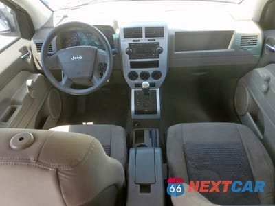 Zdjęcie 8 z 13 samochodu: 2008 JEEP COMPASS SPORT VIN:1J8FT47W68D706535 - miniatura