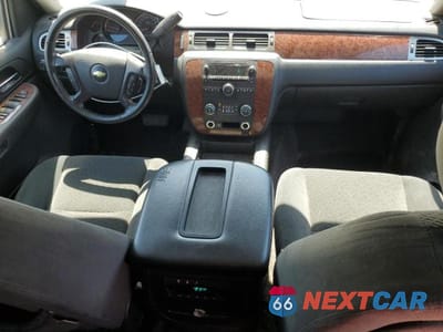 Zdjęcie 8 z 13 samochodu: 2007 CHEVROLET SUBURBAN C1500 VIN:3GNFC16JX7G132980 - miniatura