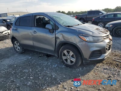 Czwarte zdjęcie samochodu z boku: 2020 CHEVROLET TRAX LS VIN:3GNCJKSB7LL174943 - miniatura