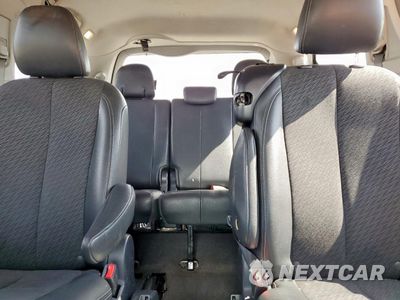 Zdjęcie 10 z 15 samochodu: 2014 TOYOTA SIENNA SPORT VIN:5TDXK3DC4ES419620 - miniatura