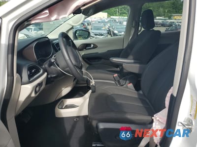 Zdjęcie 7 z 13 samochodu: 2023 CHRYSLER VOYAGER LX VIN:2C4RC1CG8PR561396 - miniatura