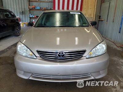 Piąte zdjęcie samochodu w środku: 2005 TOYOTA CAMRY LE VIN:4T1BE32KX5U635619 - miniatura