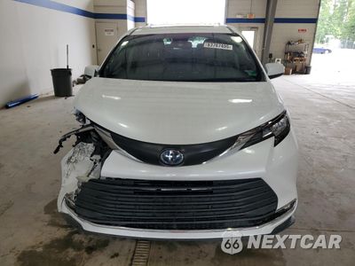 Piąte zdjęcie samochodu w środku: 2023 TOYOTA SIENNA XLE VIN:5TDJRKEC7PS151496 - miniatura