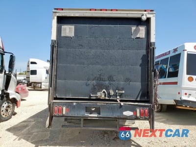 Zdjęcie 6 z 14 samochodu: 2011 ISUZU NPR VIN:JALC4W161B7000993 - miniatura