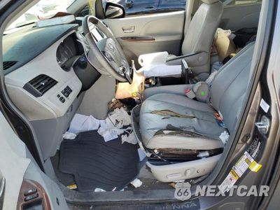 Zdjęcie 7 z 13 samochodu: 2013 TOYOTA SIENNA XLE 8-PASSENGER VIN:5TDYK3DC9DS403707 - miniatura