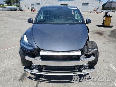 Piąte zdjęcie samochodu w środku: 2023 TESLA MODEL Y VIN:7SAYGDEE9PA089833 - miniatura