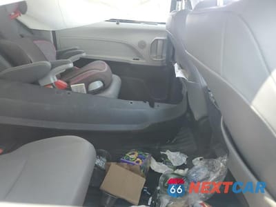 Zdjęcie 11 z 14 samochodu: 2023 TOYOTA SIENNA XLE VIN:5TDYRKECXPS153998 - miniatura