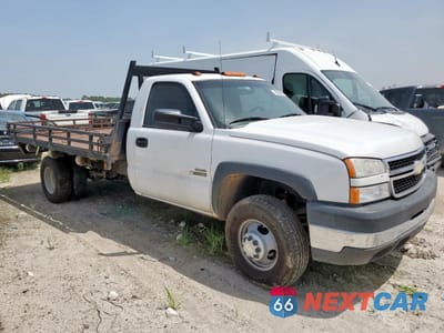 Czwarte zdjęcie samochodu z boku: 2006 CHEVROLET SILVERADO C3500 VIN:1GBJC34D46E228450 - miniatura