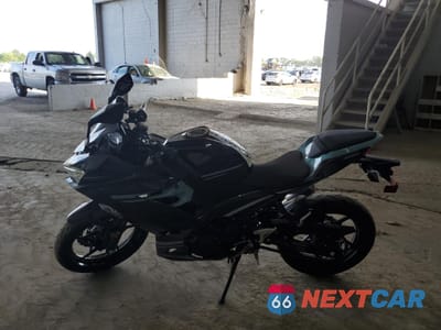 Trzecie zdjęcie samochodu z tyłu: 2020 KAWASAKI EX400 VIN:JKAEXKG14LDA67299 - miniatura