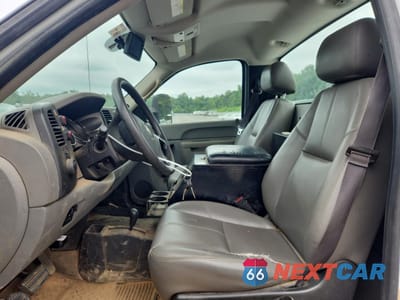 Zdjęcie 7 z 12 samochodu: 2014 CHEVROLET SILVERADO K3500 VIN:1GB3KZCG9EF157054 - miniatura