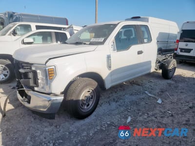 2018 FORD F350 SUPER DUTY 1FD8X3A64JEC67600 - główne zdjęcie licytacji z USA - miniatura
