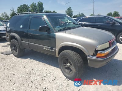 Czwarte zdjęcie samochodu z boku: 2004 CHEVROLET BLAZER VIN:1GNCT18X94K138620 - miniatura